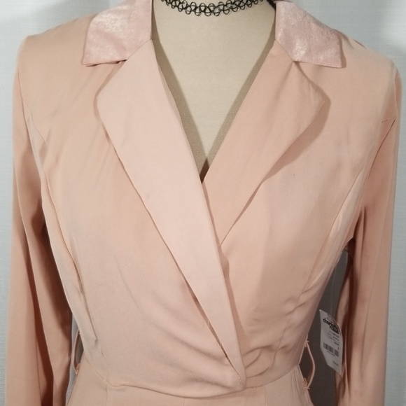 Charlotte Russe blush long sleeves romper.  Sz S - Picture 2 of 8
